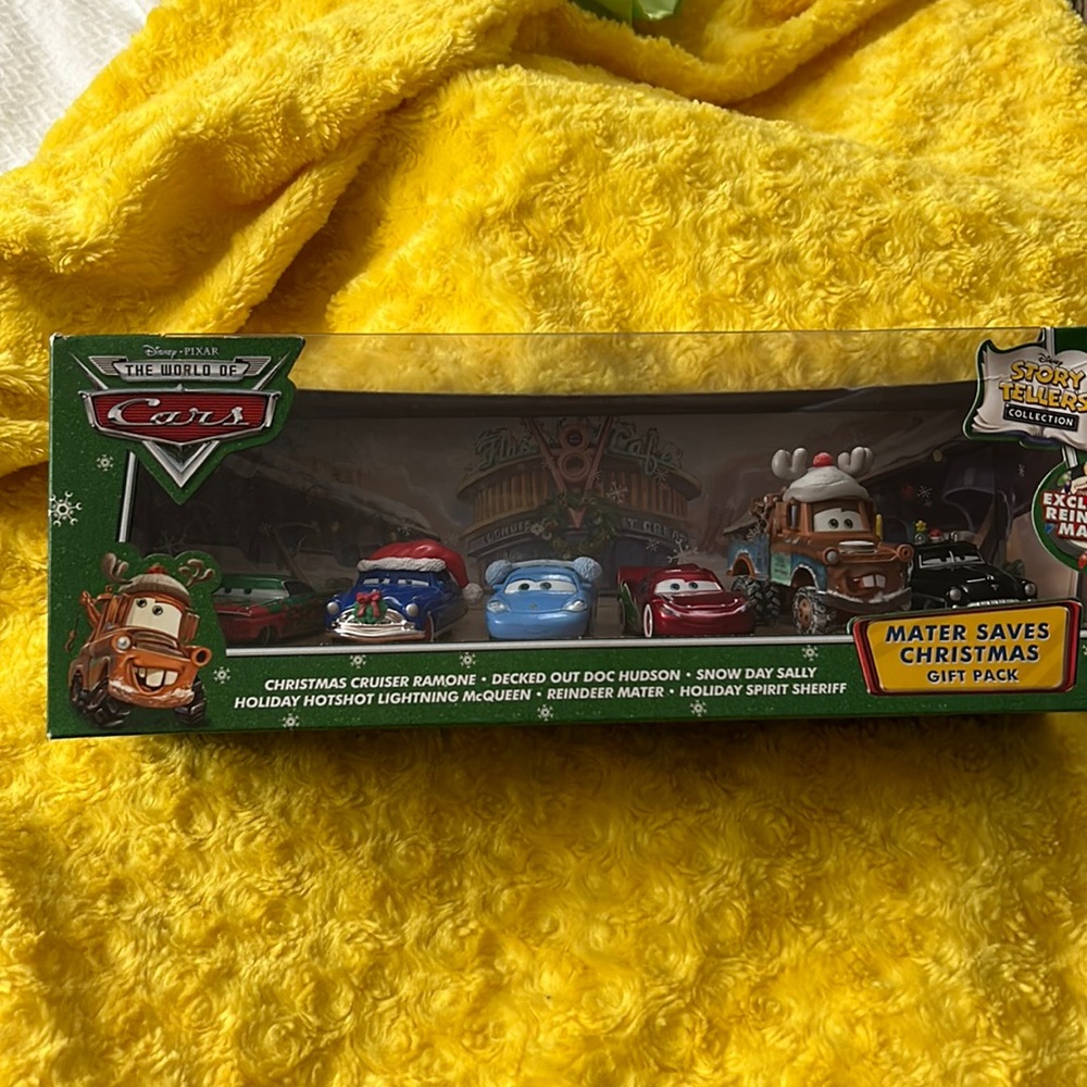 Mater Saves Christmas Car Gift Pack